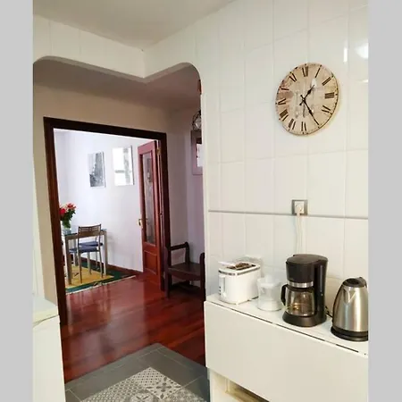 Apartment En Cimadevilla Junto Al Puerto Deportivo Gijon