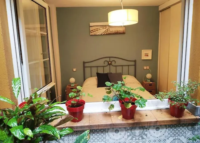 En Cimadevilla Junto Al Puerto Deportivo Gijón